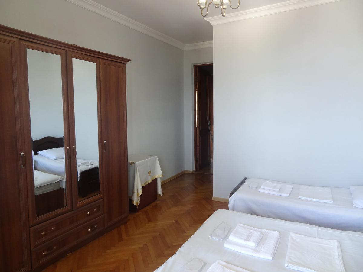 Guest House Teni Makhinjauri Εξωτερικό φωτογραφία